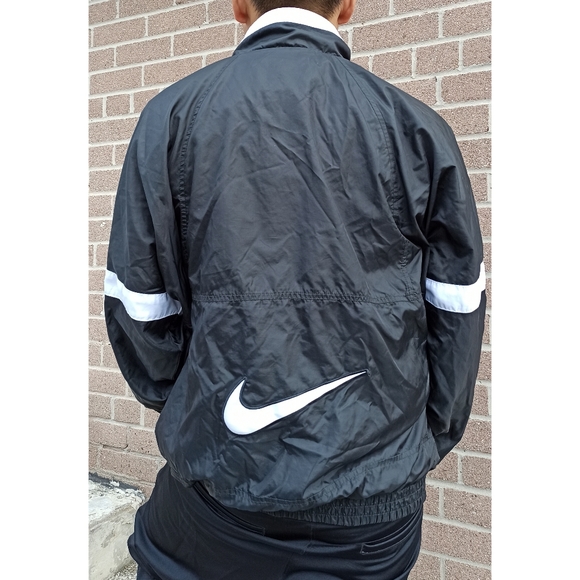 🔥Vintage Nike Middle swoosh Windbreaker 🔥 - Picture 3 of 6